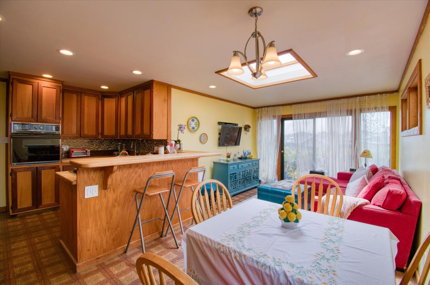 Detail Gallery Image 17 of 21 For 1107 Morningside Ave, South San Francisco,  CA 94080 - 3 Beds | 2 Baths