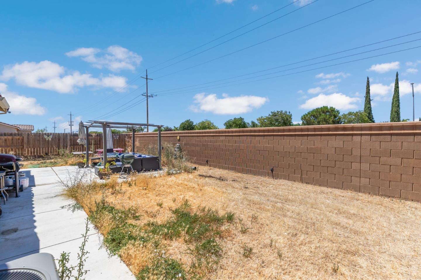Detail Gallery Image 22 of 23 For 2066 Greenbriar Dr #2066,  Los Banos,  CA 93635 - 4 Beds | 3 Baths