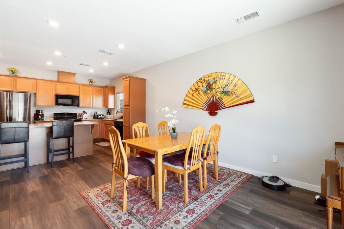 Detail Gallery Image 8 of 23 For 2066 Greenbriar Dr #2066,  Los Banos,  CA 93635 - 4 Beds | 3 Baths