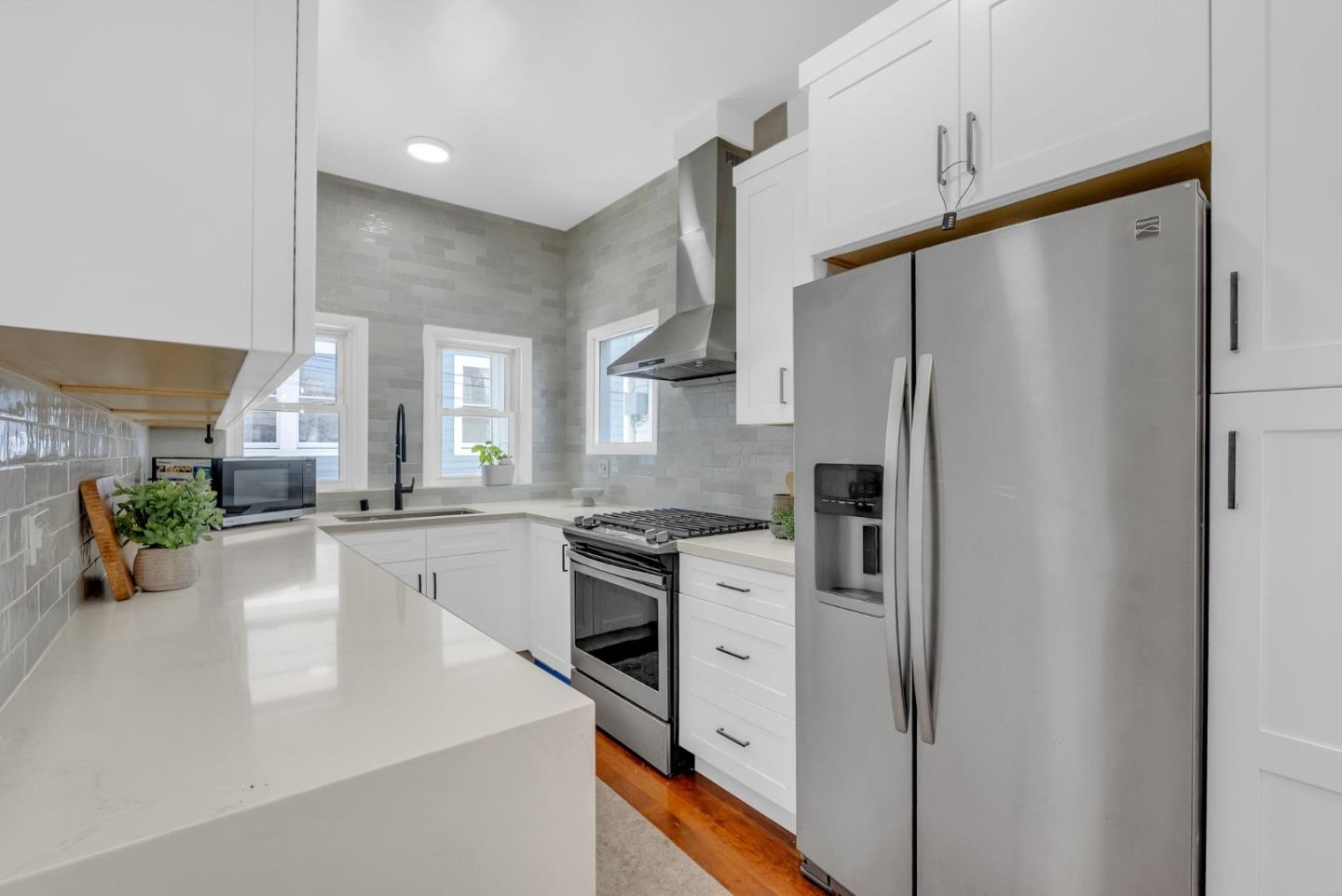 Detail Gallery Image 10 of 37 For 74 Lynch St, San Francisco,  CA 94109 - 2 Beds | 1 Baths