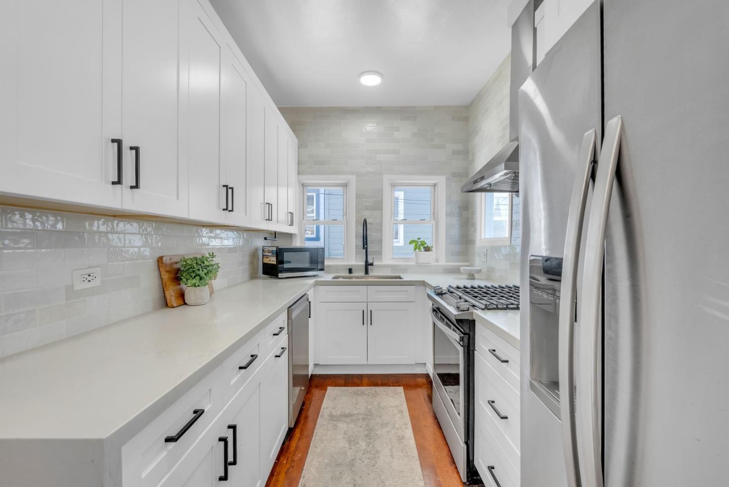 Detail Gallery Image 11 of 37 For 74 Lynch St, San Francisco,  CA 94109 - 2 Beds | 1 Baths