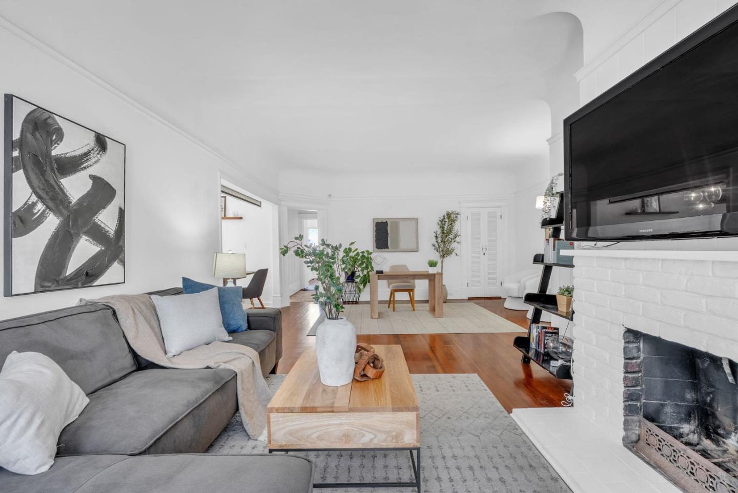 Detail Gallery Image 2 of 37 For 74 Lynch St, San Francisco,  CA 94109 - 2 Beds | 1 Baths