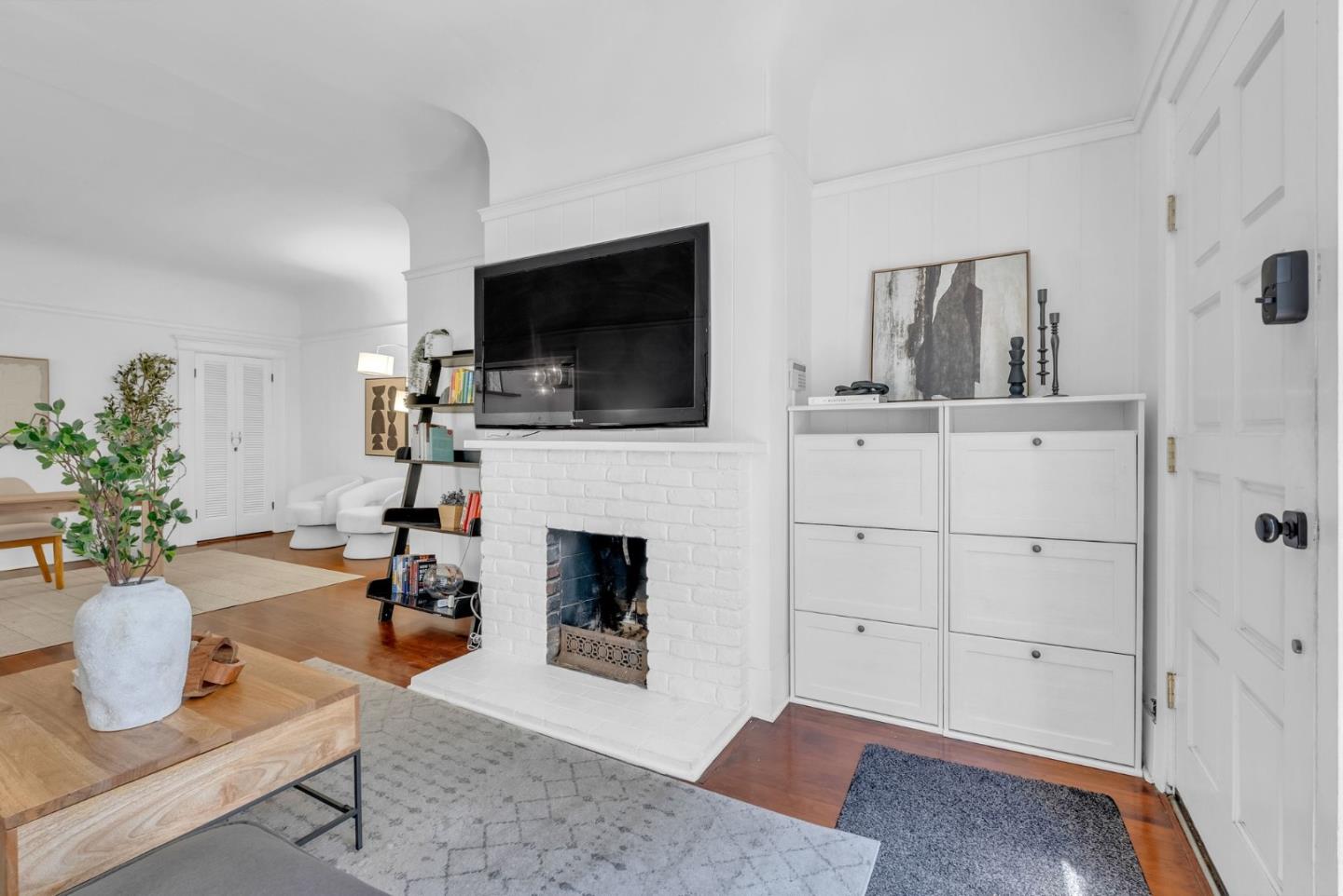 Detail Gallery Image 3 of 37 For 74 Lynch St, San Francisco,  CA 94109 - 2 Beds | 1 Baths