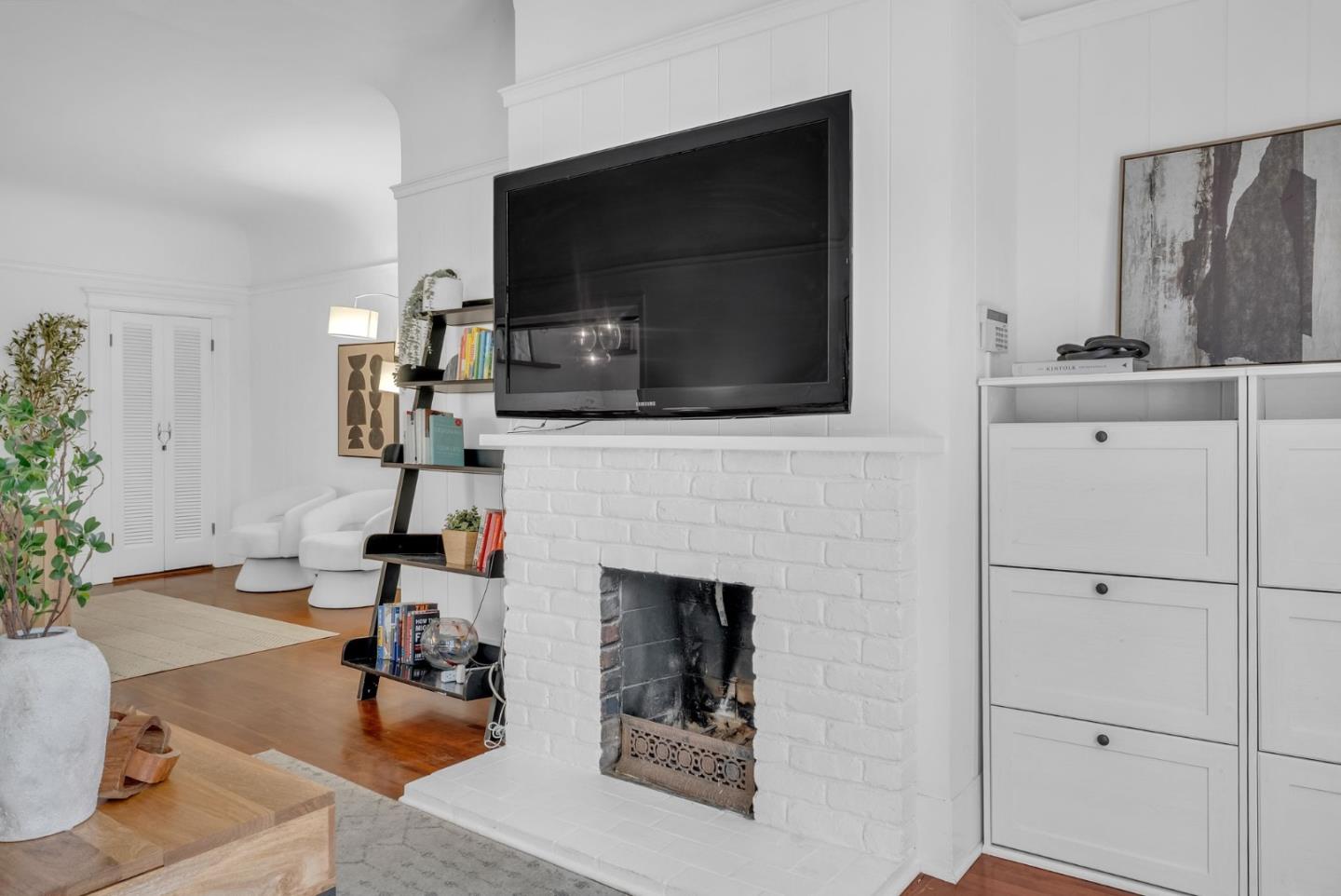 Detail Gallery Image 4 of 37 For 74 Lynch St, San Francisco,  CA 94109 - 2 Beds | 1 Baths