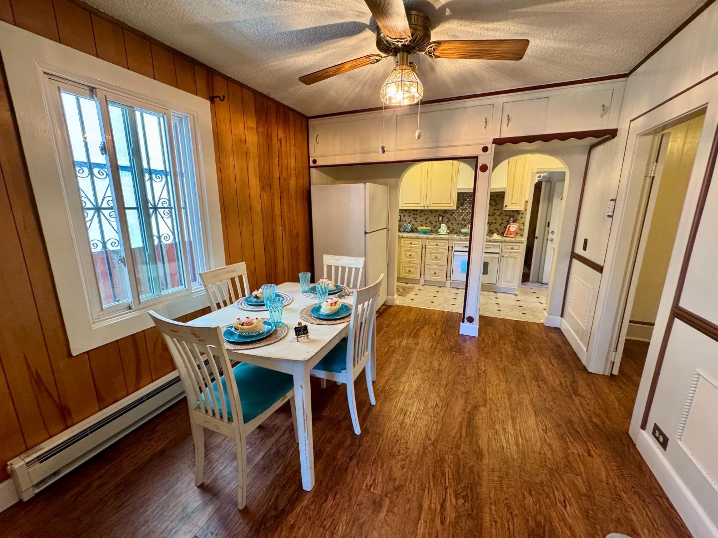 Detail Gallery Image 18 of 41 For 2727 Blenheim Ave, Redwood City,  CA 94063 - 2 Beds | 1 Baths