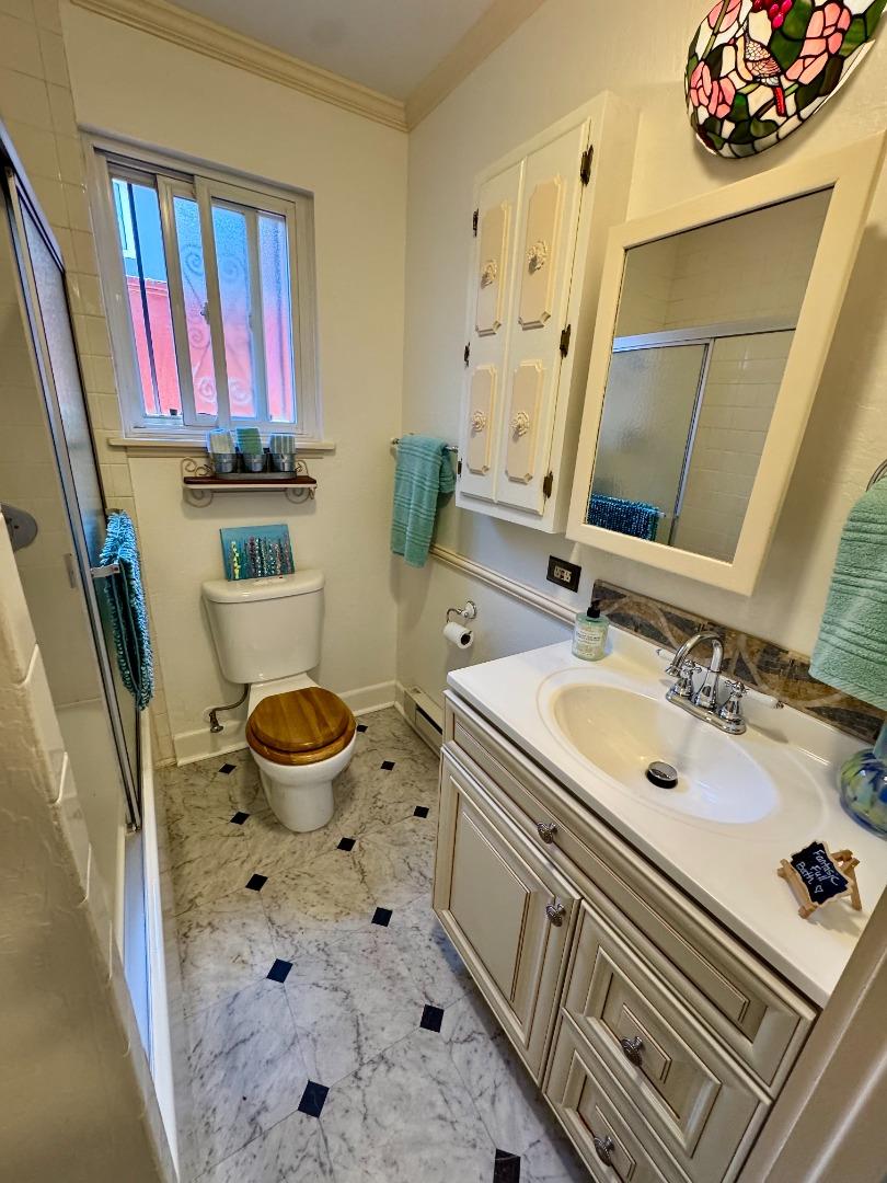 Detail Gallery Image 27 of 41 For 2727 Blenheim Ave, Redwood City,  CA 94063 - 2 Beds | 1 Baths