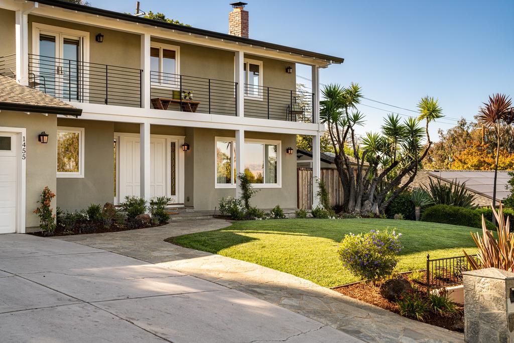 Detail Gallery Image 11 of 102 For 1455 Redwood Dr, Los Altos,  CA 94024 - 5 Beds | 3 Baths