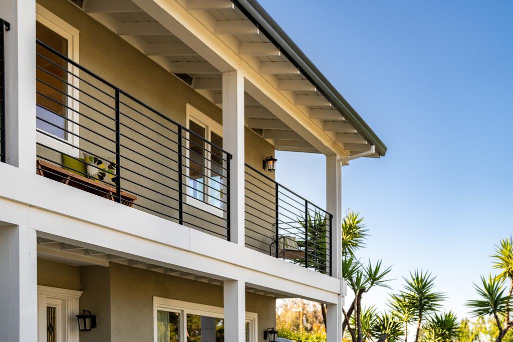 Detail Gallery Image 12 of 102 For 1455 Redwood Dr, Los Altos,  CA 94024 - 5 Beds | 3 Baths