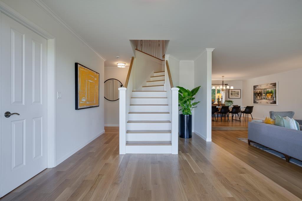 Detail Gallery Image 14 of 102 For 1455 Redwood Dr, Los Altos,  CA 94024 - 5 Beds | 3 Baths