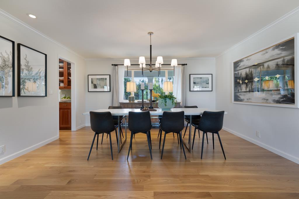 Detail Gallery Image 22 of 102 For 1455 Redwood Dr, Los Altos,  CA 94024 - 5 Beds | 3 Baths