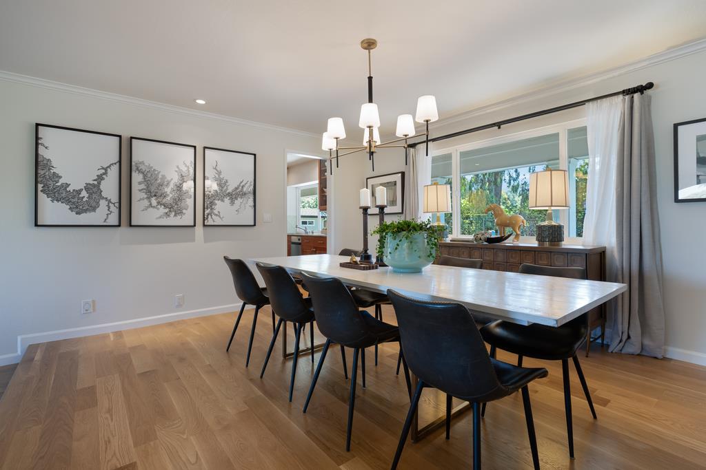 Detail Gallery Image 23 of 102 For 1455 Redwood Dr, Los Altos,  CA 94024 - 5 Beds | 3 Baths