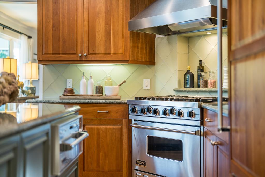 Detail Gallery Image 32 of 102 For 1455 Redwood Dr, Los Altos,  CA 94024 - 5 Beds | 3 Baths
