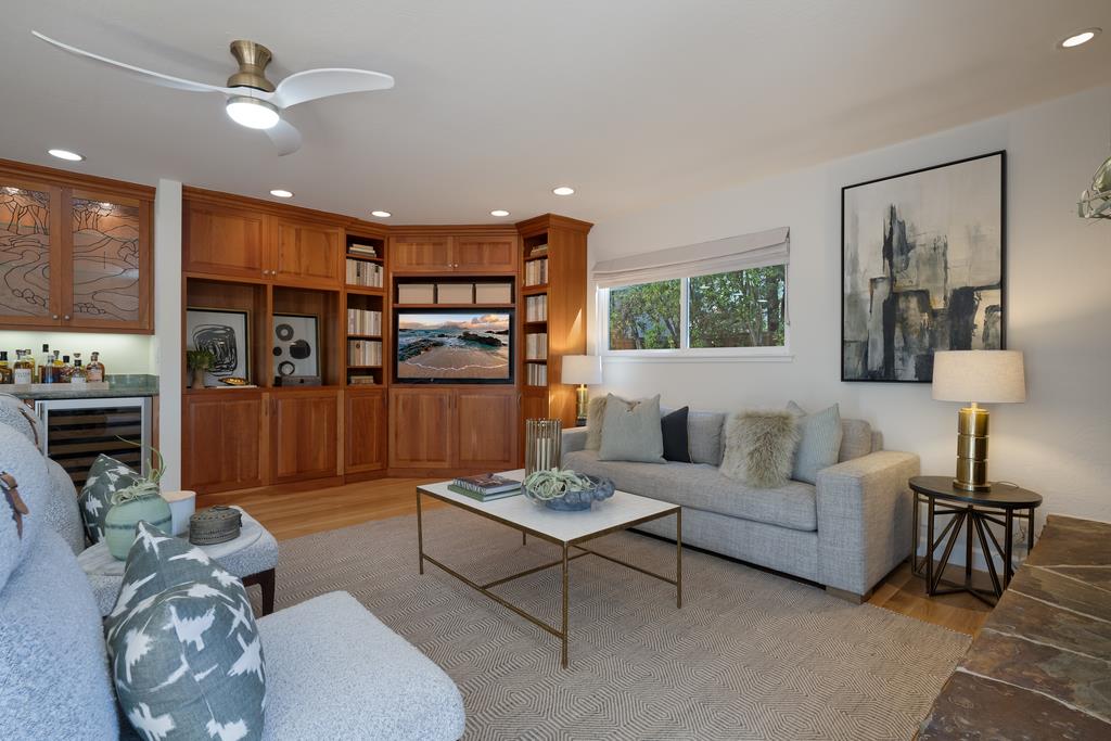 Detail Gallery Image 43 of 102 For 1455 Redwood Dr, Los Altos,  CA 94024 - 5 Beds | 3 Baths