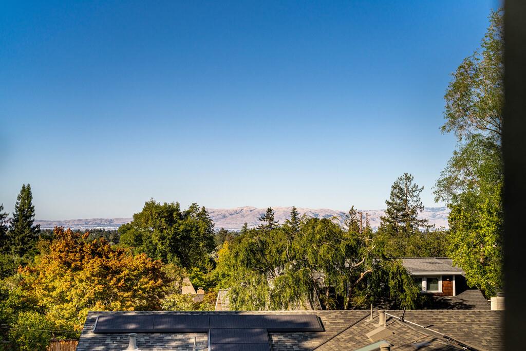 Detail Gallery Image 68 of 102 For 1455 Redwood Dr, Los Altos,  CA 94024 - 5 Beds | 3 Baths