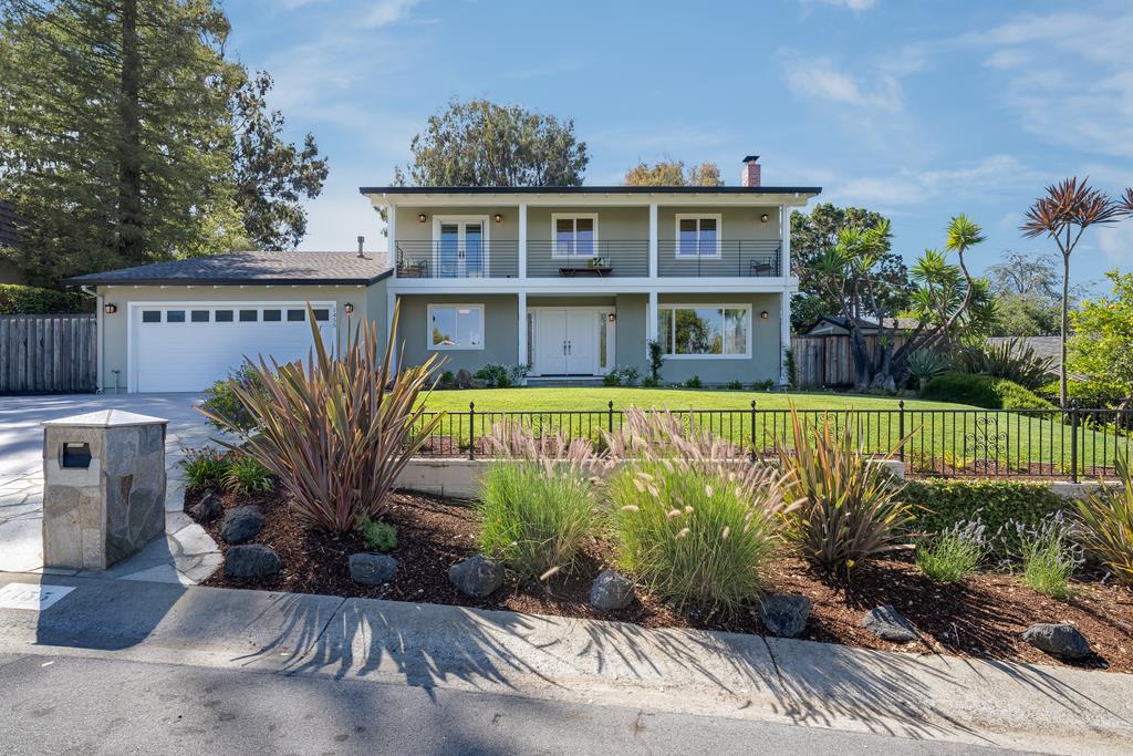 Detail Gallery Image 7 of 102 For 1455 Redwood Dr, Los Altos,  CA 94024 - 5 Beds | 3 Baths