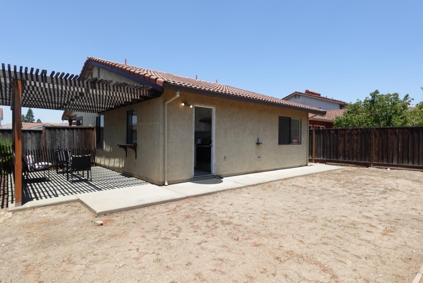 Detail Gallery Image 24 of 26 For 2886 D'amico Dr, San Jose,  CA 95148 - 3 Beds | 2 Baths