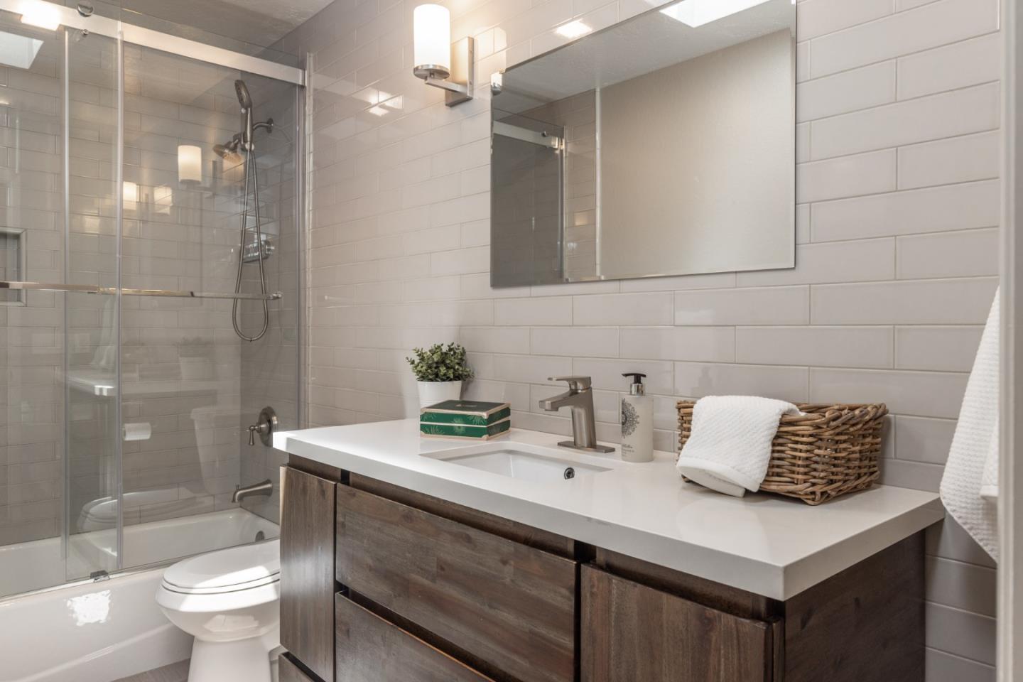 Detail Gallery Image 16 of 41 For 27465 Loma Del Rey, Carmel Valley,  CA 93923 - 4 Beds | 4 Baths
