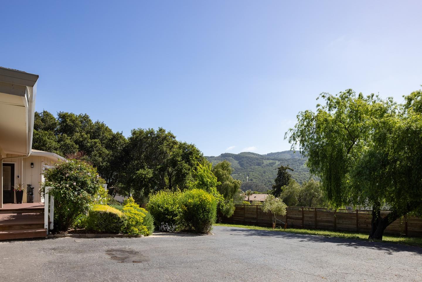 Detail Gallery Image 5 of 41 For 27465 Loma Del Rey, Carmel Valley,  CA 93923 - 4 Beds | 4 Baths
