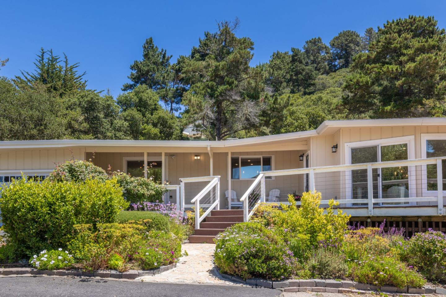Detail Gallery Image 6 of 41 For 27465 Loma Del Rey, Carmel Valley,  CA 93923 - 4 Beds | 4 Baths