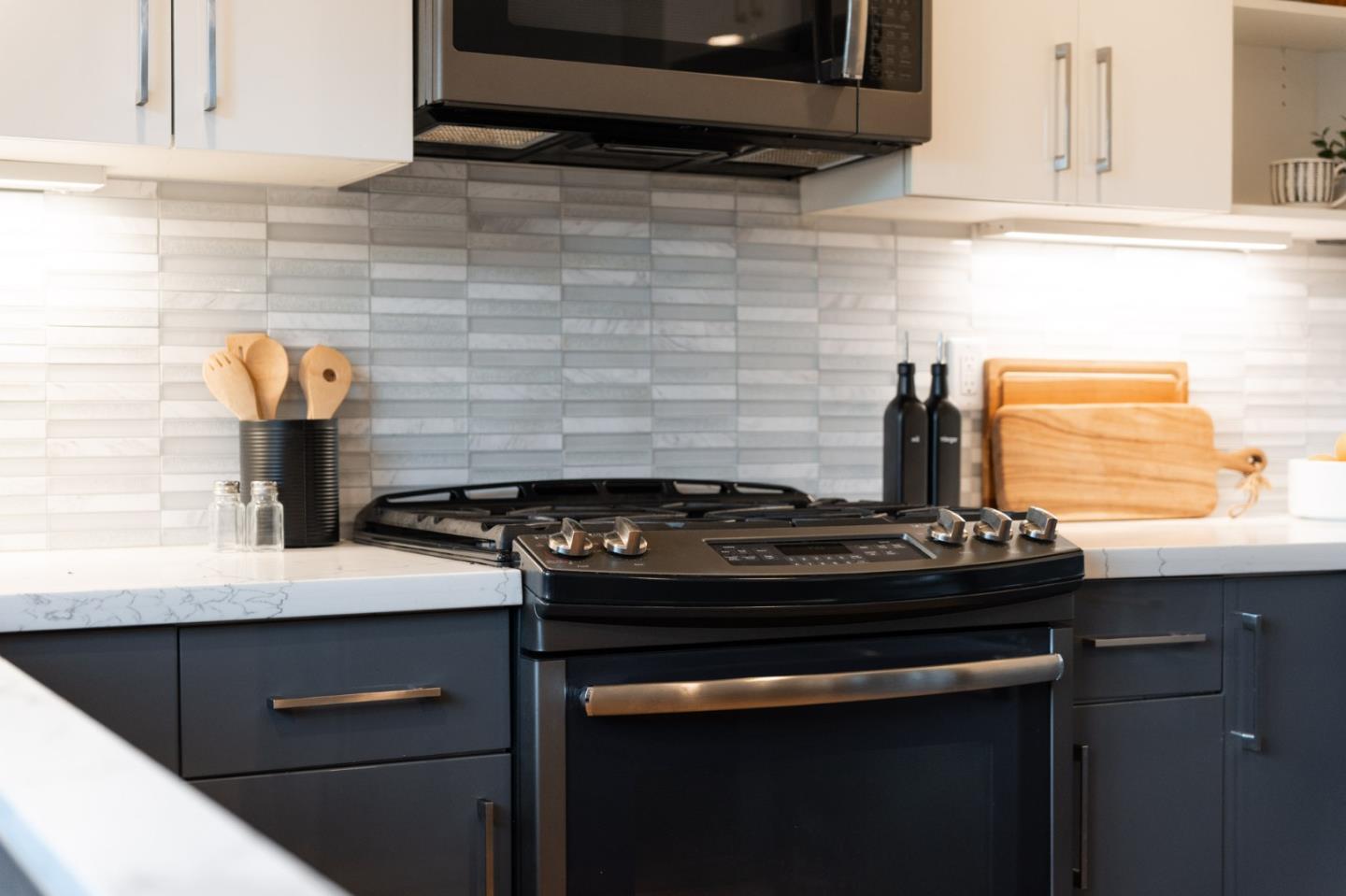 Detail Gallery Image 11 of 44 For 127 Seaborg Pl, Santa Cruz,  CA 95060 - 3 Beds | 2 Baths