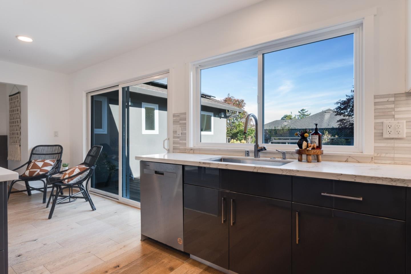 Detail Gallery Image 13 of 44 For 127 Seaborg Pl, Santa Cruz,  CA 95060 - 3 Beds | 2 Baths