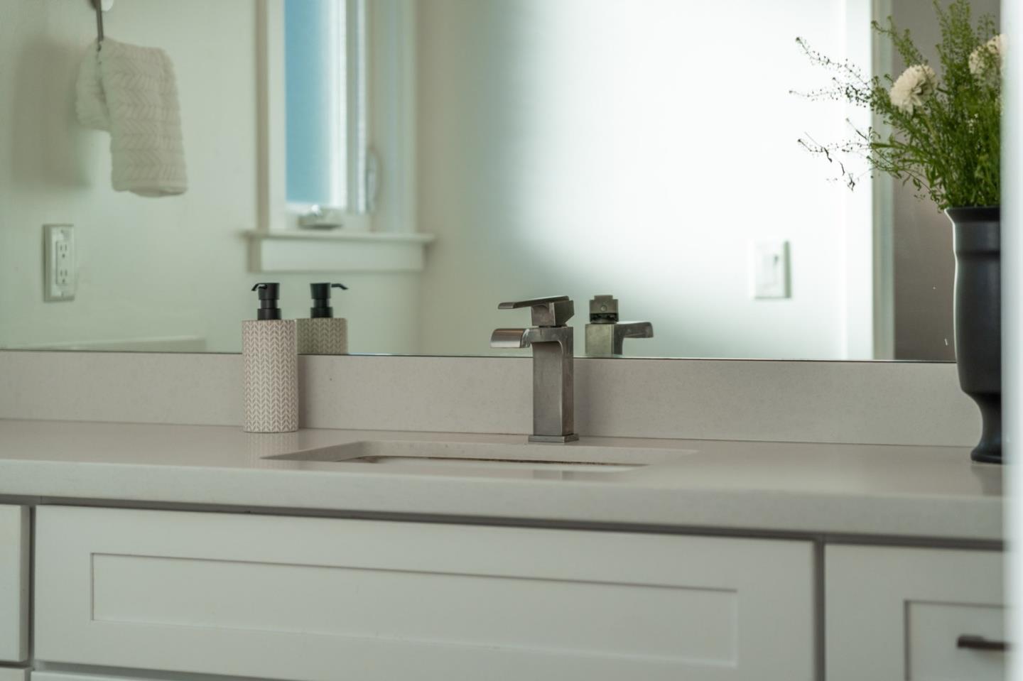 Detail Gallery Image 17 of 44 For 127 Seaborg Pl, Santa Cruz,  CA 95060 - 3 Beds | 2 Baths