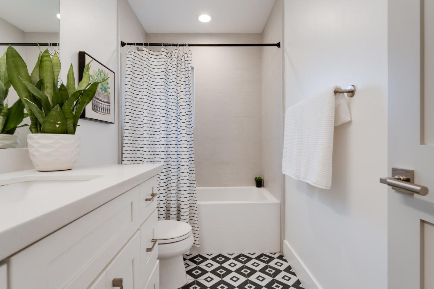 Detail Gallery Image 23 of 44 For 127 Seaborg Pl, Santa Cruz,  CA 95060 - 3 Beds | 2 Baths