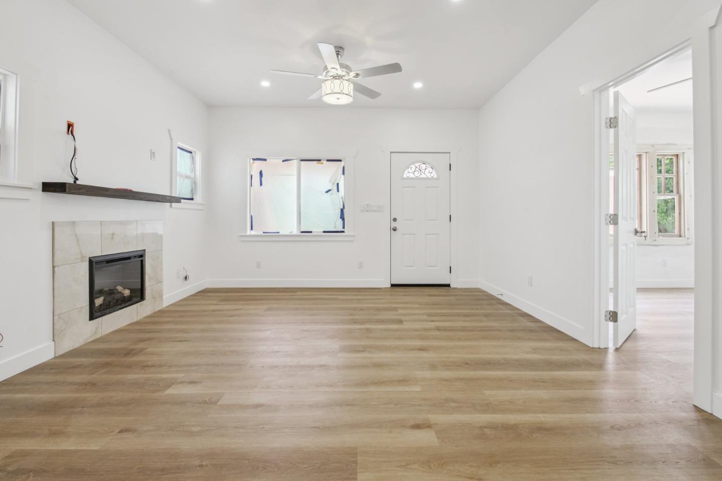 Detail Gallery Image 3 of 15 For 3613 5th Ave, Los Angeles,  CA 90018 - 4 Beds | 3 Baths