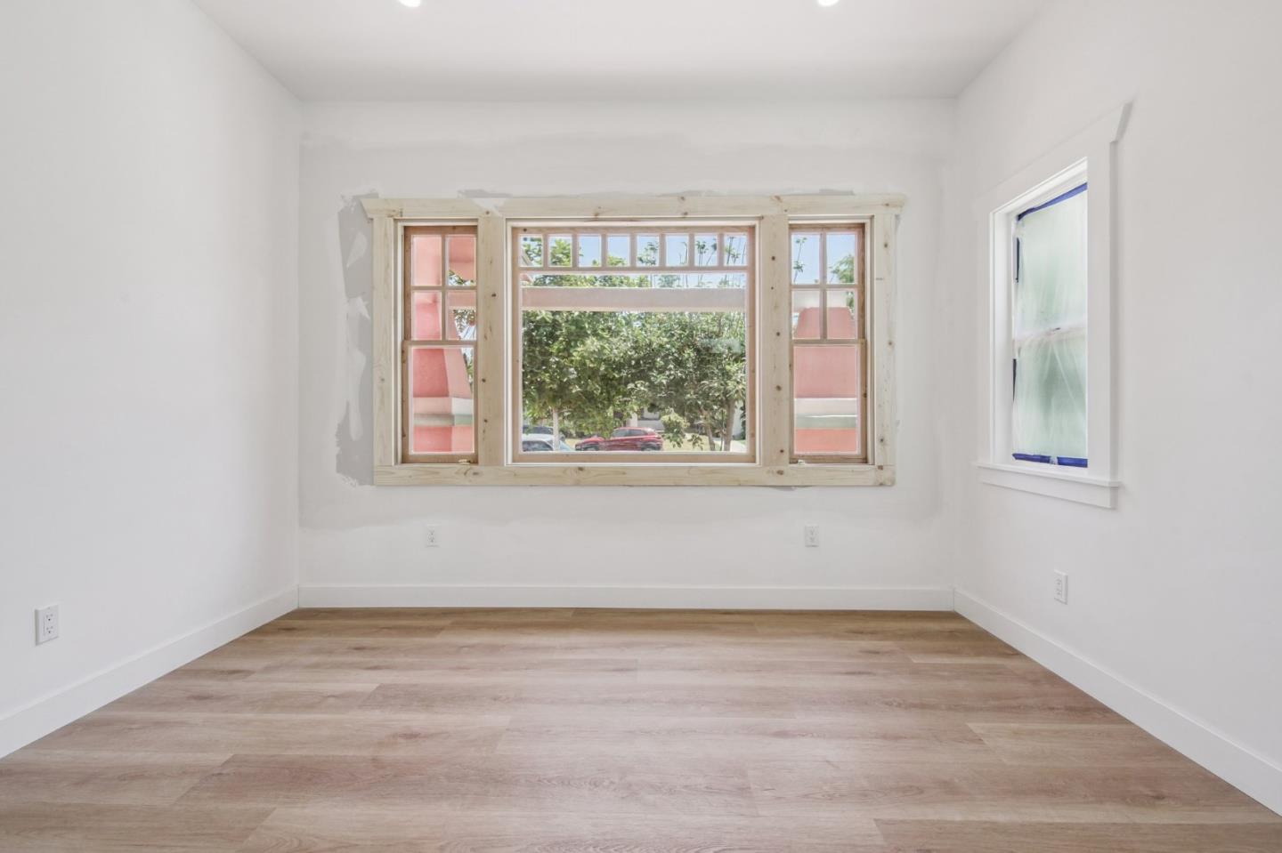 Detail Gallery Image 5 of 15 For 3613 5th Ave, Los Angeles,  CA 90018 - 4 Beds | 3 Baths