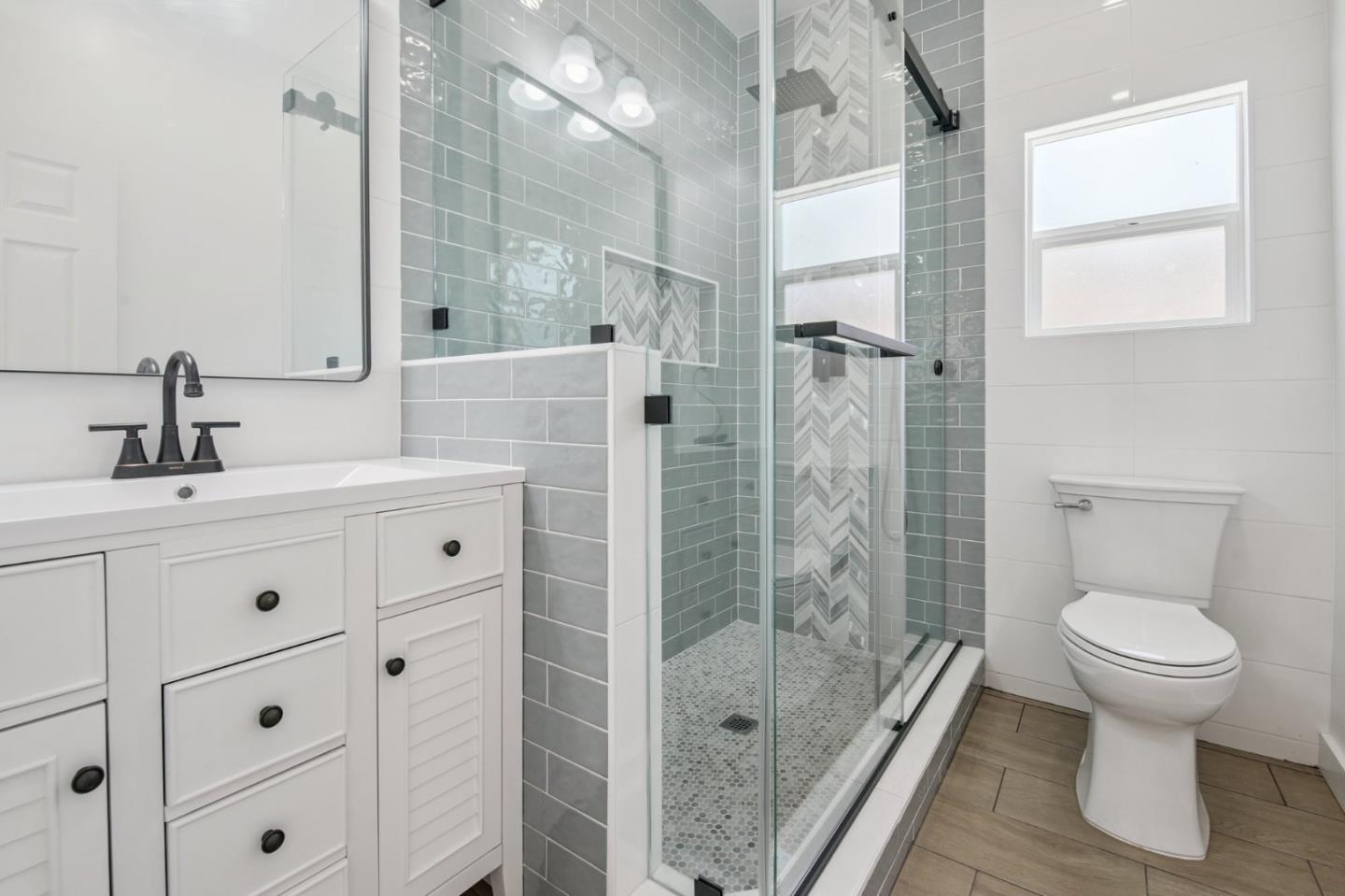 Detail Gallery Image 9 of 15 For 3613 5th Ave, Los Angeles,  CA 90018 - 4 Beds | 3 Baths