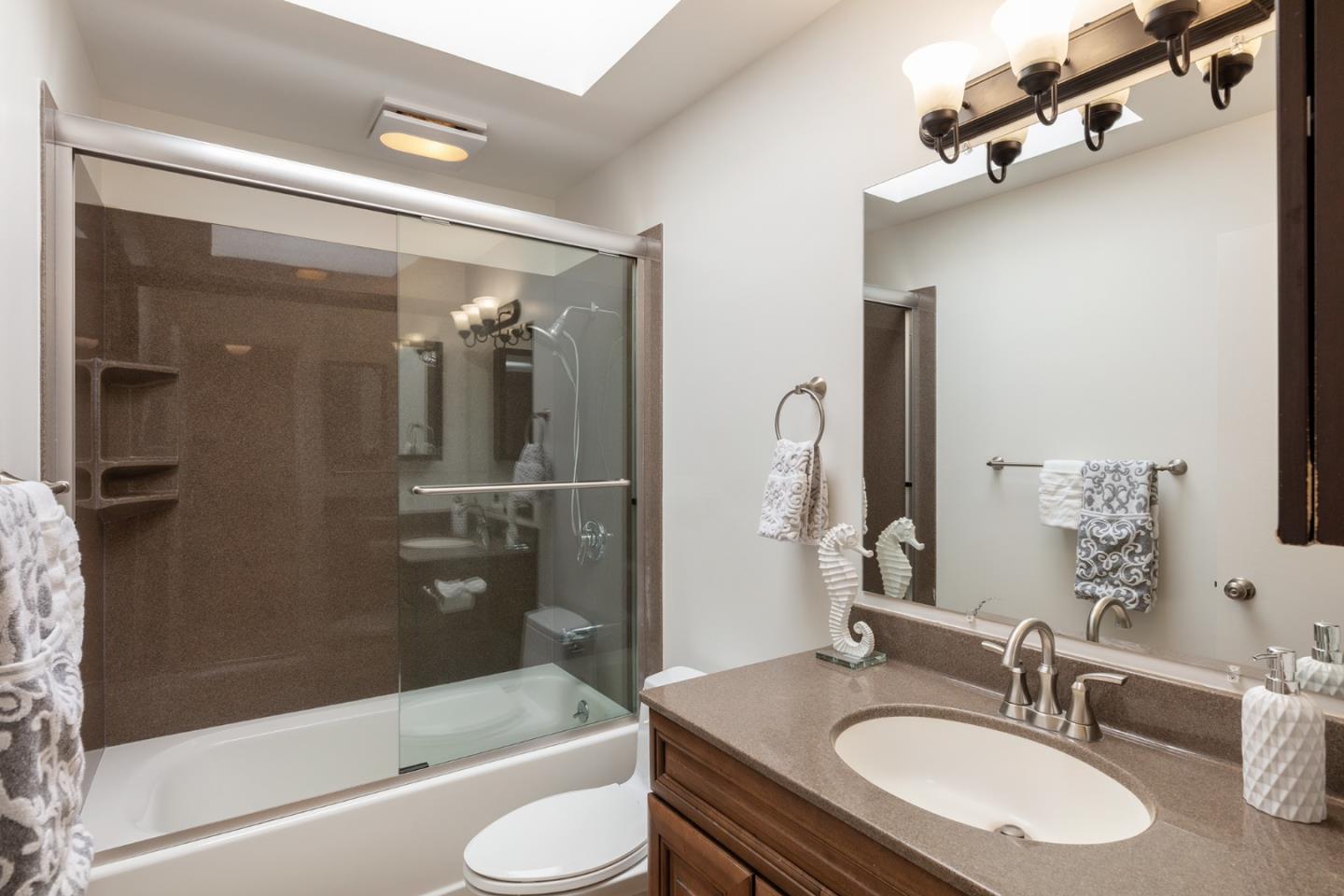 Detail Gallery Image 21 of 34 For 517 Ortega St, San Francisco,  CA 94122 - 4 Beds | 2/1 Baths