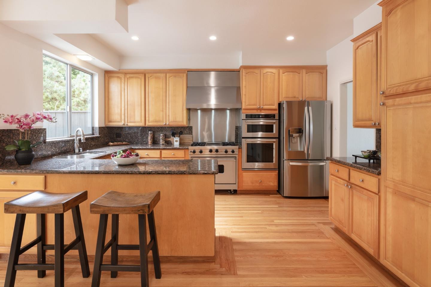 Detail Gallery Image 6 of 34 For 517 Ortega St, San Francisco,  CA 94122 - 4 Beds | 2/1 Baths