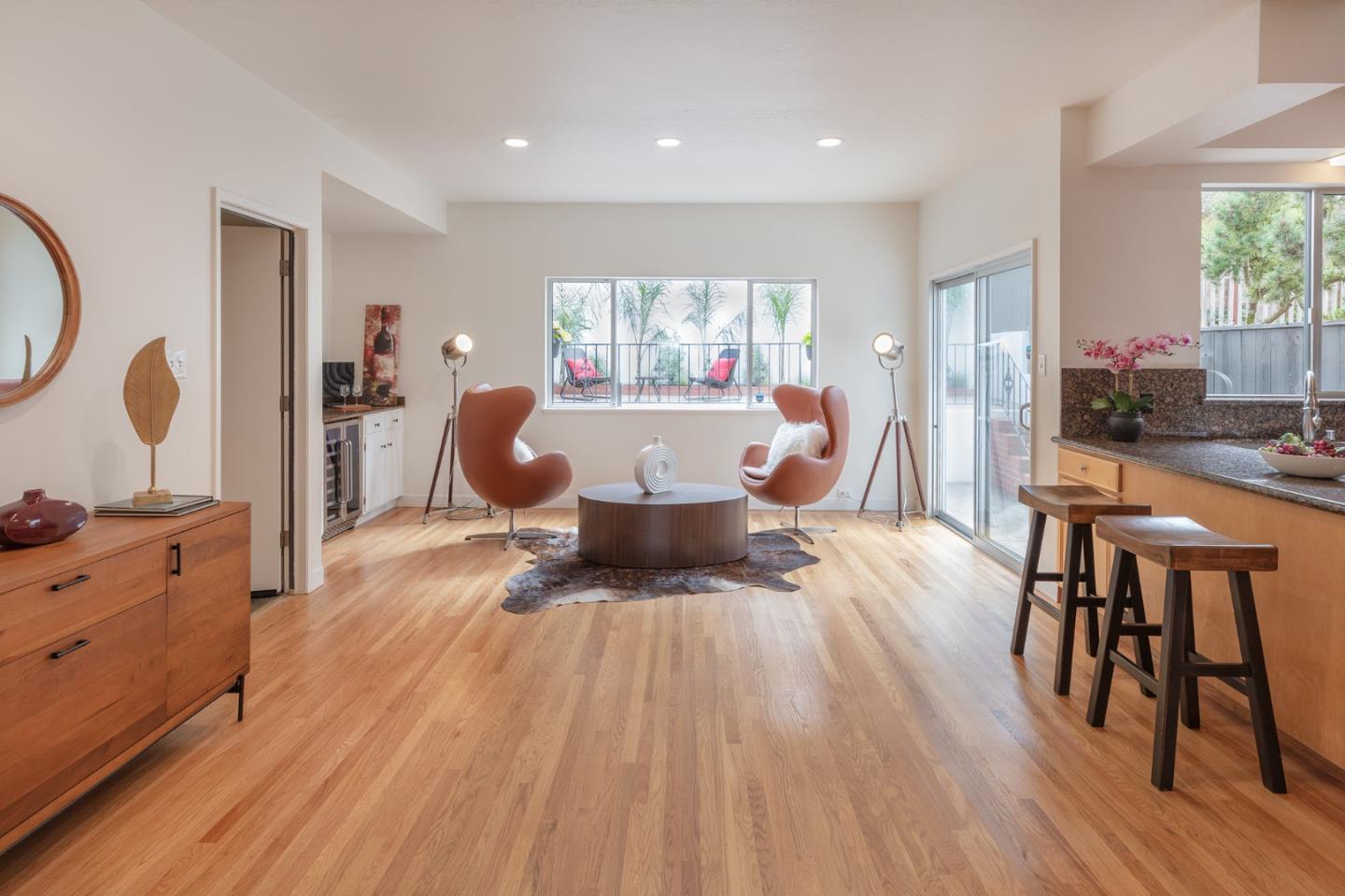 Detail Gallery Image 8 of 34 For 517 Ortega St, San Francisco,  CA 94122 - 4 Beds | 2/1 Baths