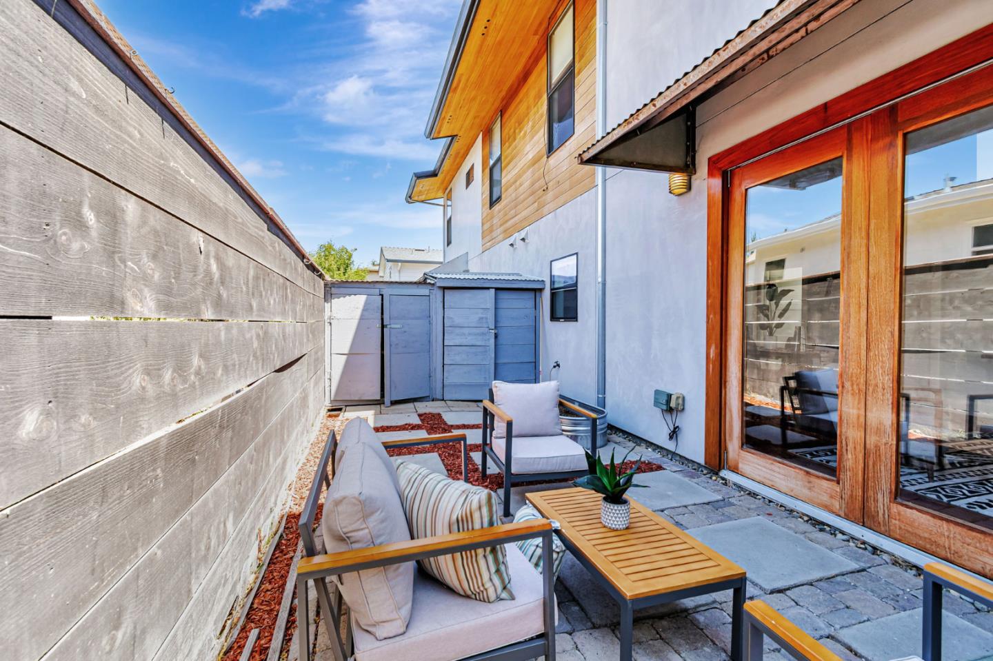 Detail Gallery Image 25 of 27 For 1022 61st St, Emeryville,  CA 94608 - 2 Beds | 1/1 Baths