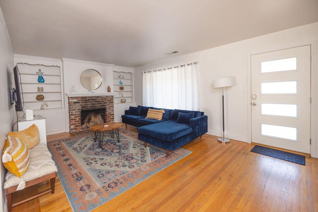 Detail Gallery Image 2 of 29 For 4428 Santa Monica Ave, Sacramento,  CA 95824 - 3 Beds | 1 Baths