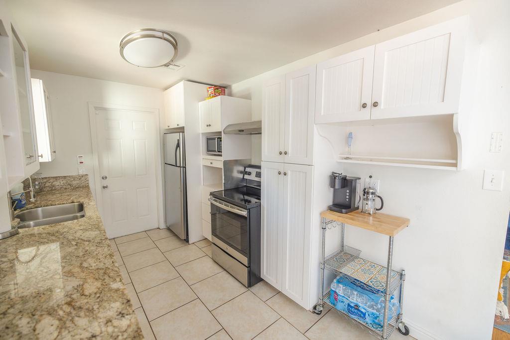 Detail Gallery Image 6 of 29 For 4428 Santa Monica Ave, Sacramento,  CA 95824 - 3 Beds | 1 Baths