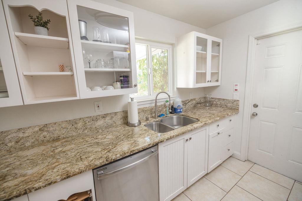 Detail Gallery Image 8 of 29 For 4428 Santa Monica Ave, Sacramento,  CA 95824 - 3 Beds | 1 Baths