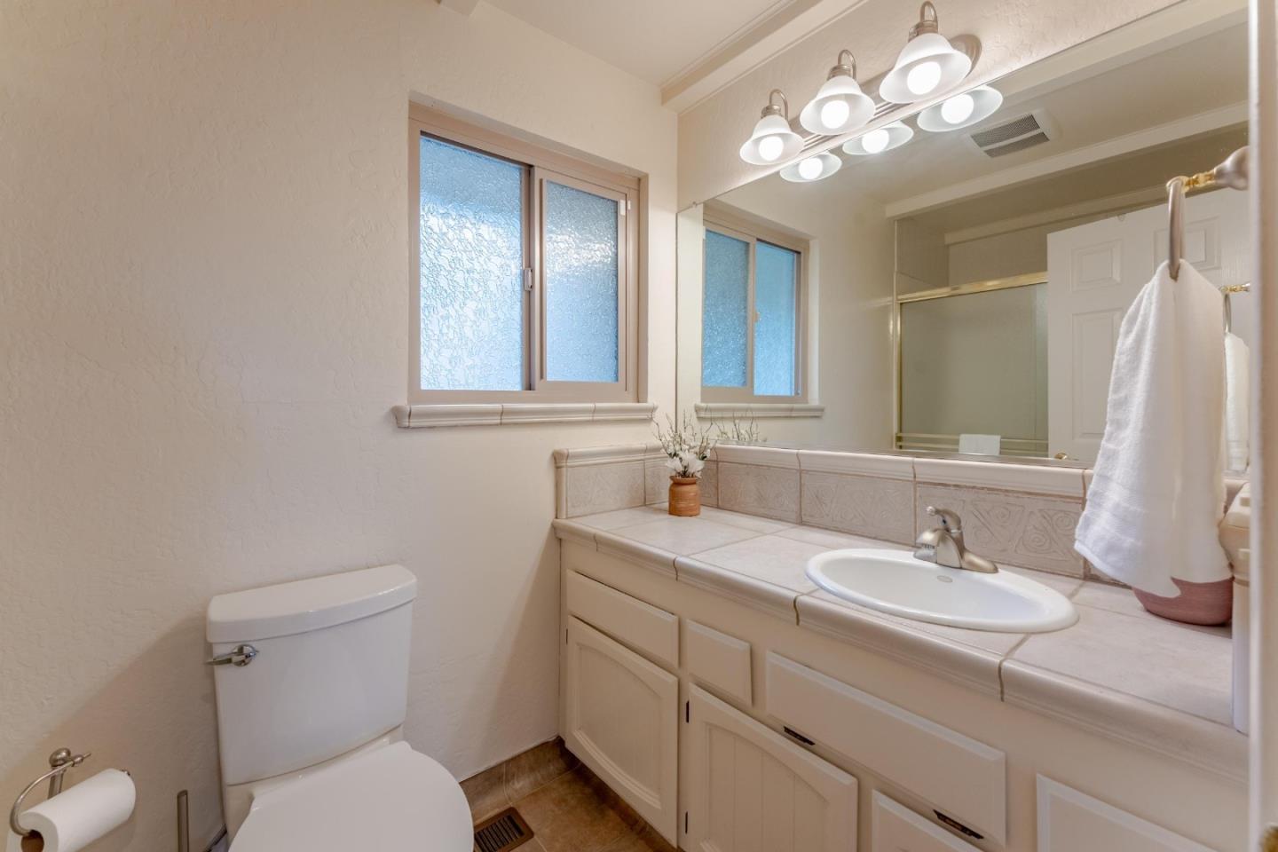 Detail Gallery Image 24 of 45 For 475 Brown Rd, San Juan Bautista,  CA 95045 - 3 Beds | 3 Baths
