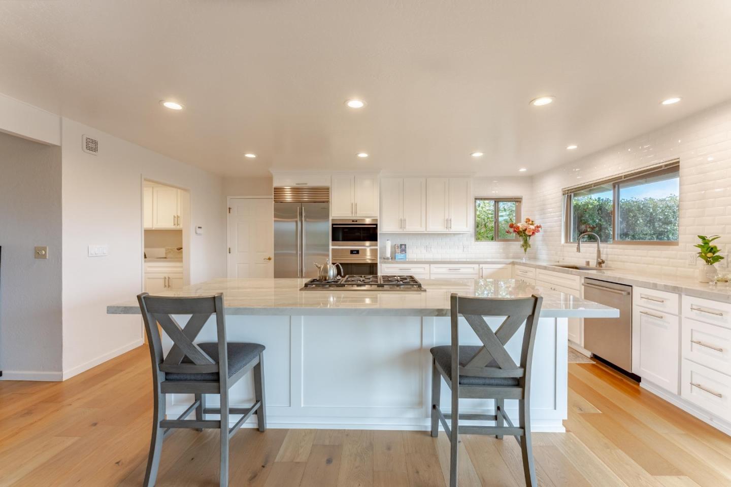 Detail Gallery Image 4 of 45 For 475 Brown Rd, San Juan Bautista,  CA 95045 - 3 Beds | 3 Baths