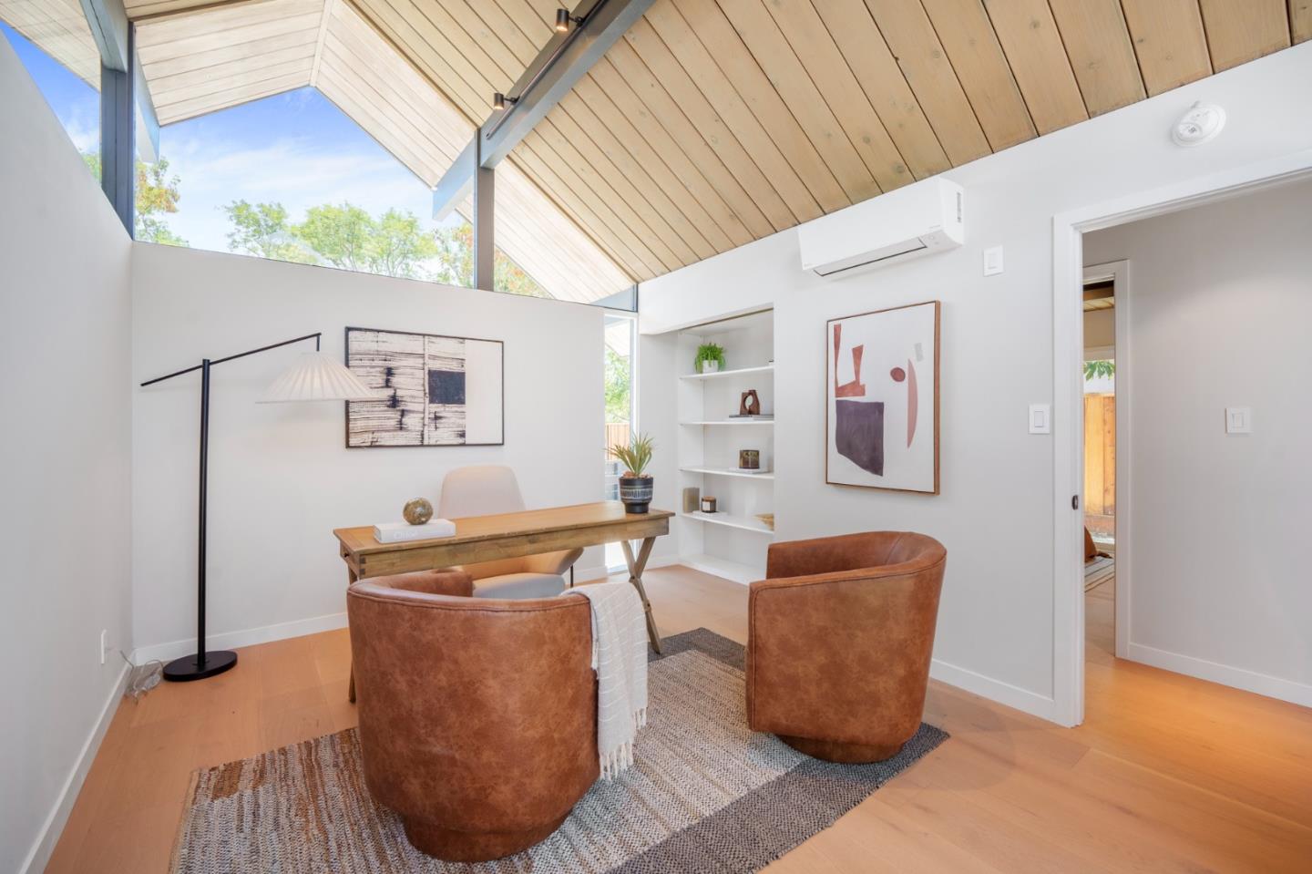 Detail Gallery Image 11 of 26 For 1111 E Homestead Rd, Sunnyvale,  CA 94087 - 4 Beds | 2/1 Baths