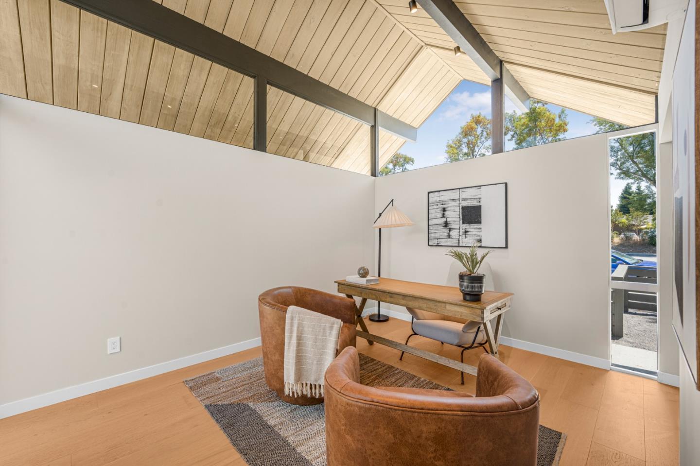 Detail Gallery Image 12 of 26 For 1111 E Homestead Rd, Sunnyvale,  CA 94087 - 4 Beds | 2/1 Baths