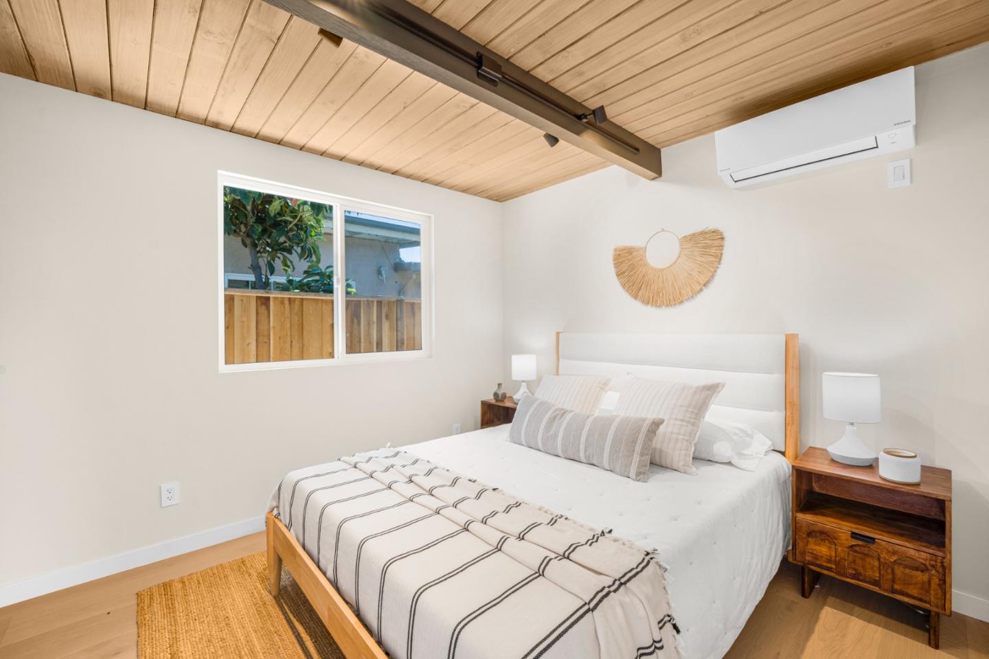 Detail Gallery Image 16 of 26 For 1111 E Homestead Rd, Sunnyvale,  CA 94087 - 4 Beds | 2/1 Baths