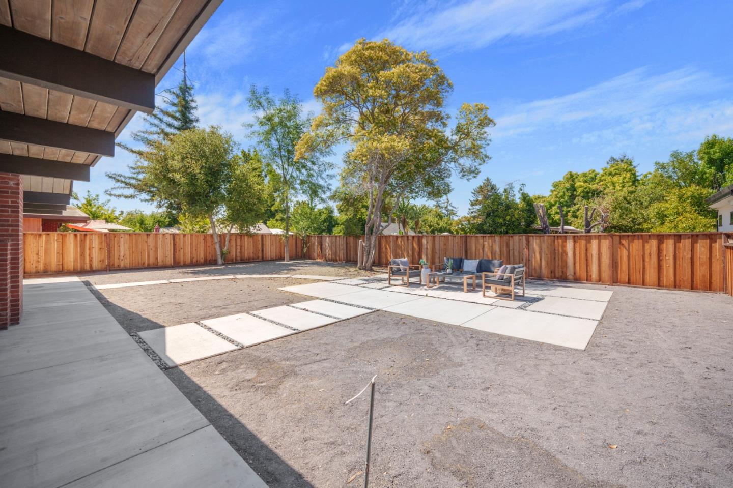 Detail Gallery Image 20 of 26 For 1111 E Homestead Rd, Sunnyvale,  CA 94087 - 4 Beds | 2/1 Baths