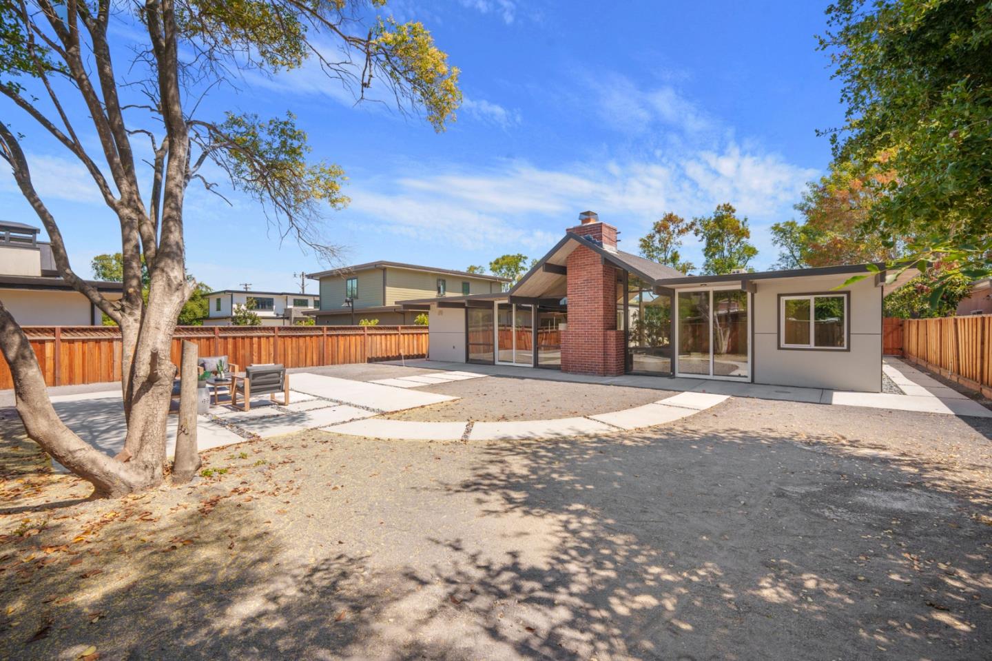 Detail Gallery Image 21 of 26 For 1111 E Homestead Rd, Sunnyvale,  CA 94087 - 4 Beds | 2/1 Baths
