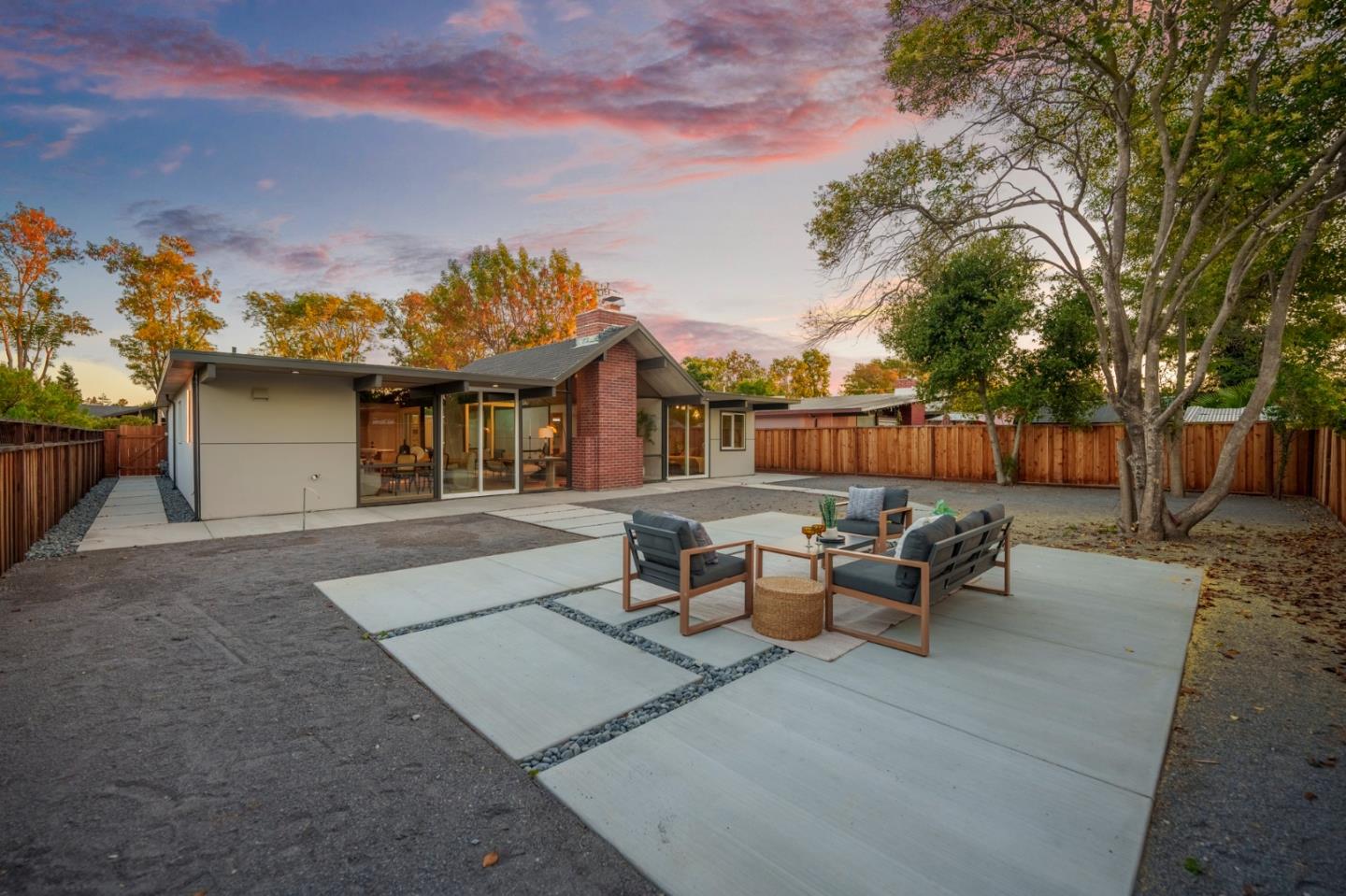 Detail Gallery Image 24 of 26 For 1111 E Homestead Rd, Sunnyvale,  CA 94087 - 4 Beds | 2/1 Baths