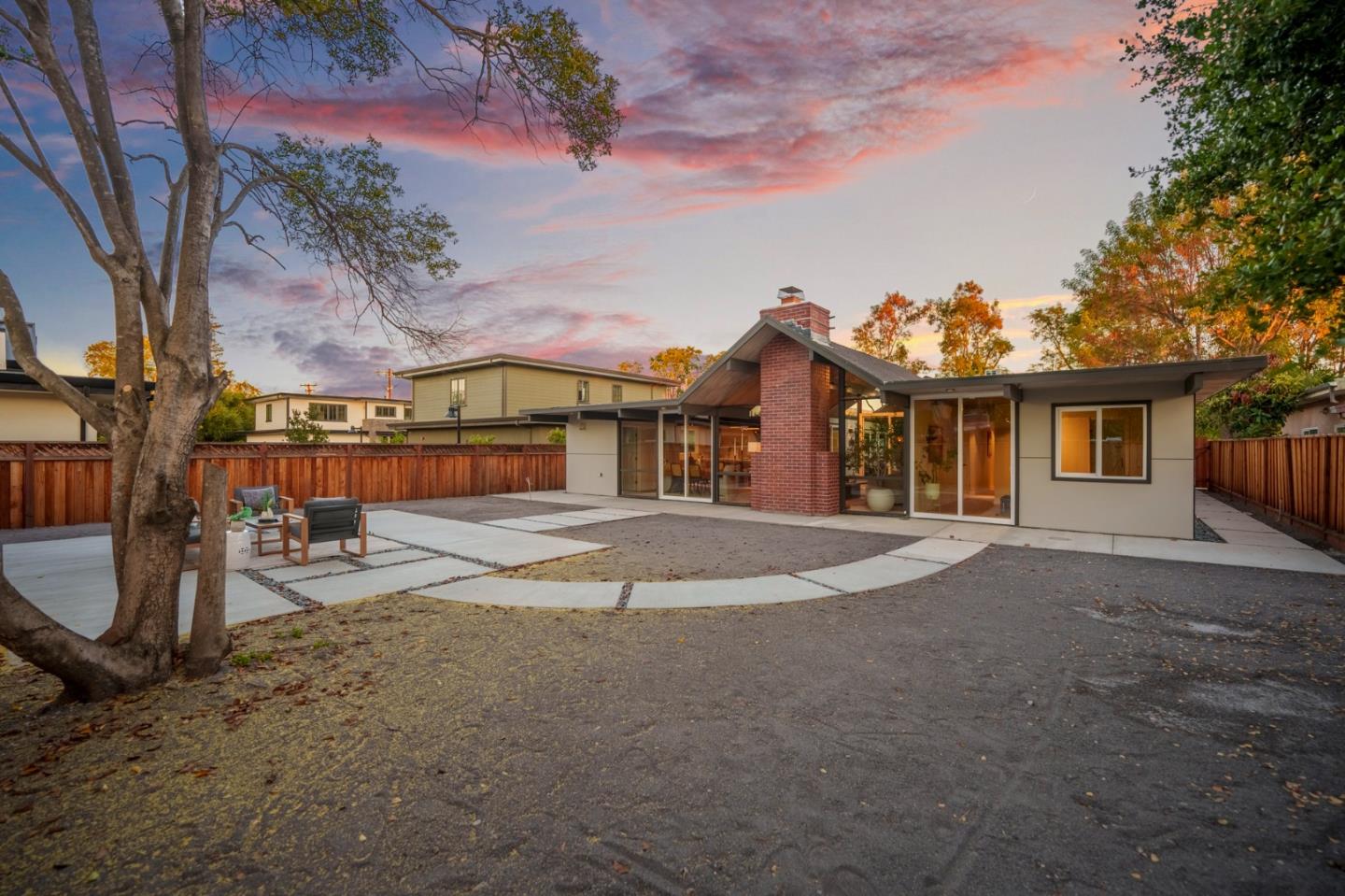 Detail Gallery Image 25 of 26 For 1111 E Homestead Rd, Sunnyvale,  CA 94087 - 4 Beds | 2/1 Baths