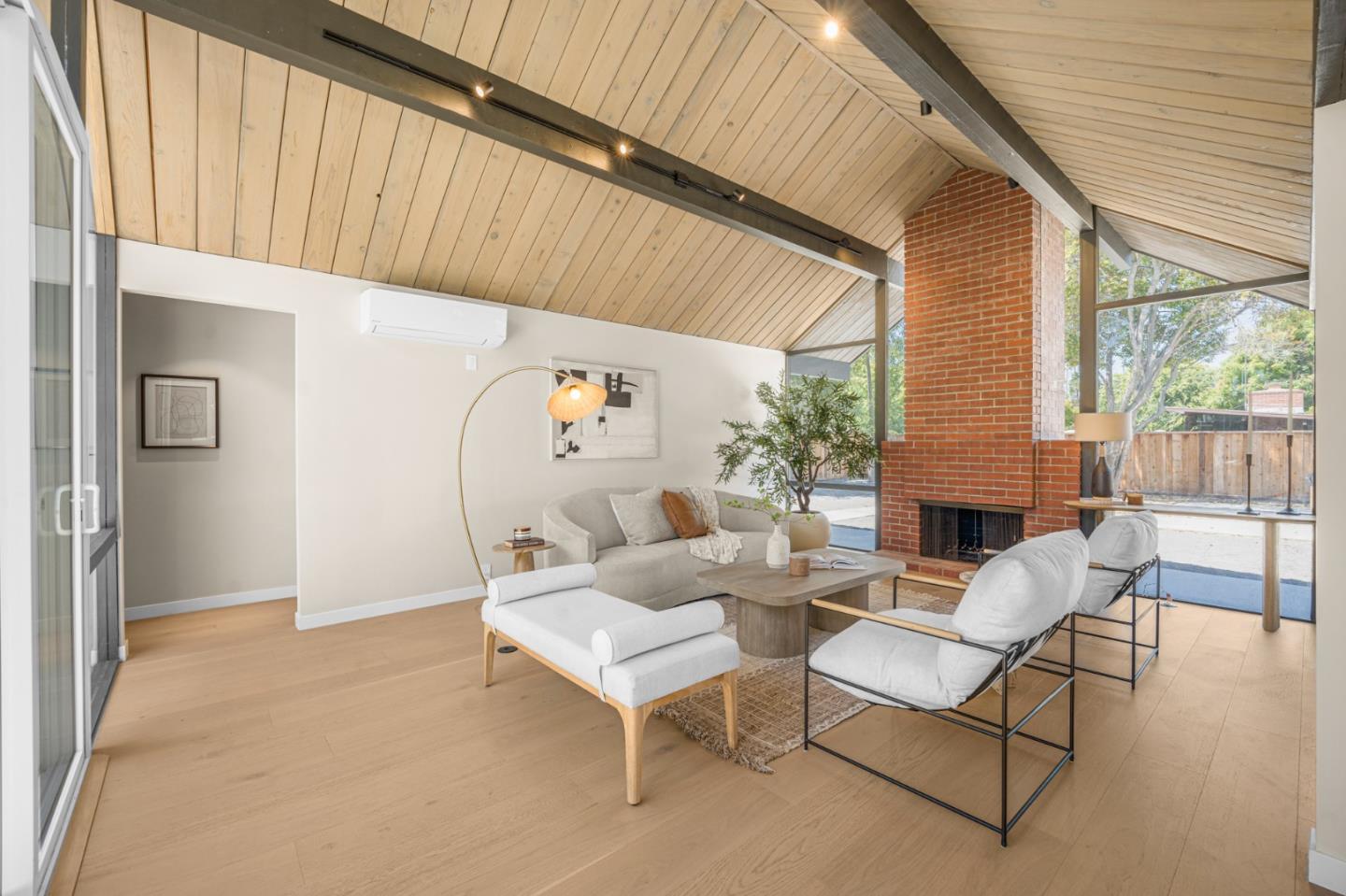 Detail Gallery Image 8 of 26 For 1111 E Homestead Rd, Sunnyvale,  CA 94087 - 4 Beds | 2/1 Baths