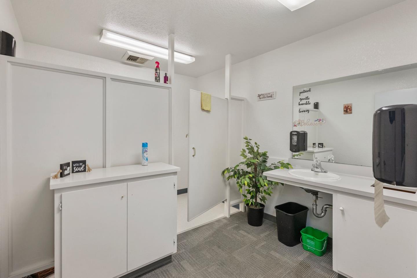 Detail Gallery Image 13 of 49 For 321 5th St, Hollister,  CA 95023 - – Beds | – Baths