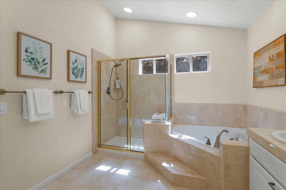 Detail Gallery Image 14 of 32 For 168 Cuesta De Los Gatos, Los Gatos,  CA 95032 - 4 Beds | 2/1 Baths