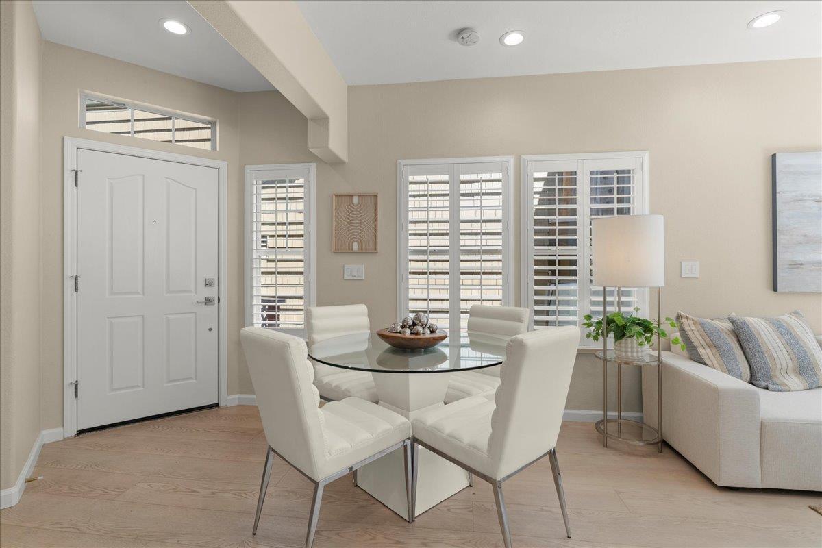 Detail Gallery Image 4 of 32 For 168 Cuesta De Los Gatos, Los Gatos,  CA 95032 - 4 Beds | 2/1 Baths